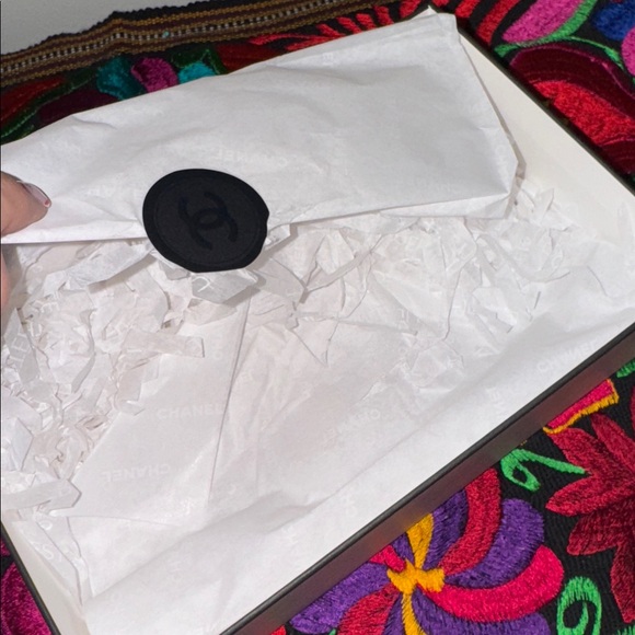 Authentic Chanel Box - Picture 4 of 5